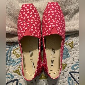 Adorable Heart Printed Pink Toms